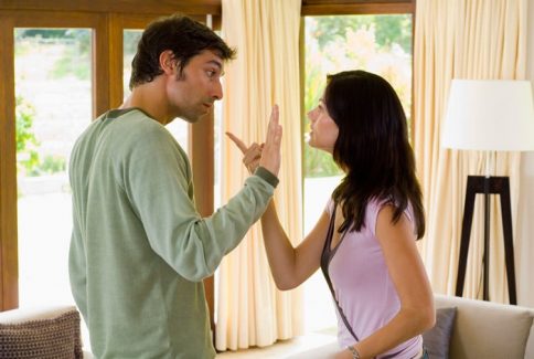 vì sao vợ chồng hay khẩu nghiệp với nhau