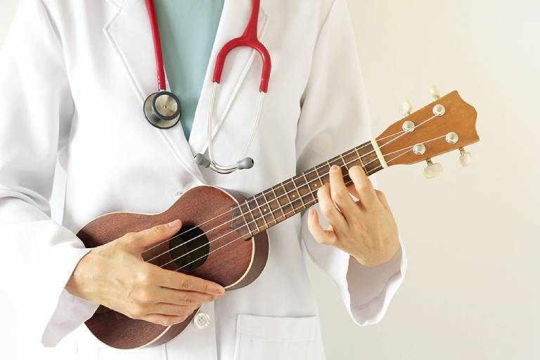 Dùng âm nhạc điều trị bệnh trầm cảm