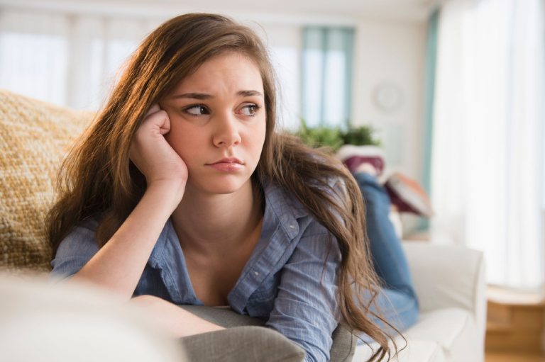 Trầm cảm ở trẻ vị thành niên