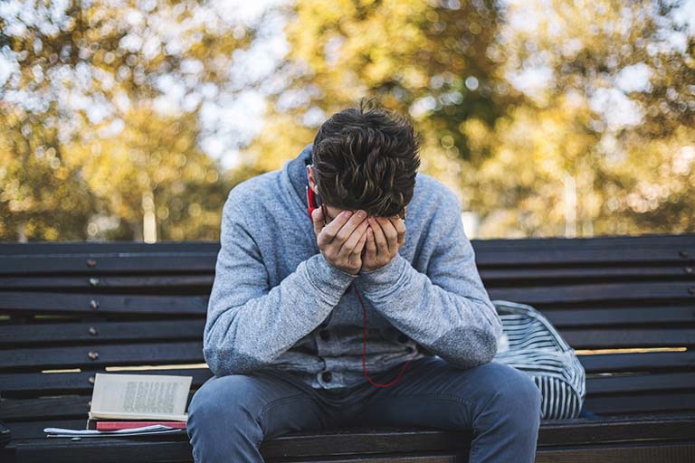Tự ngược đãi bản thân Nguyên nhân tự ngược đãi bản thân