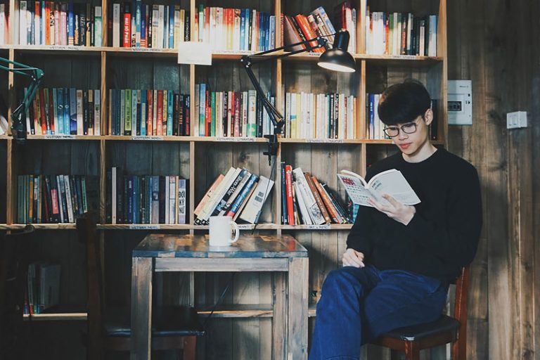 làm sao để ngừng suy nghĩ linh tinh