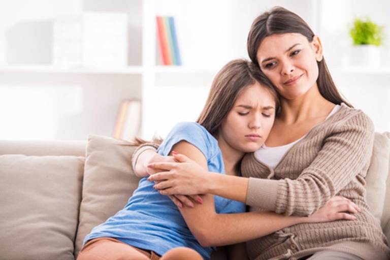Phụ Huynh Nên Làm Gì Khi Con Trẻ Bị Trầm Cảm?