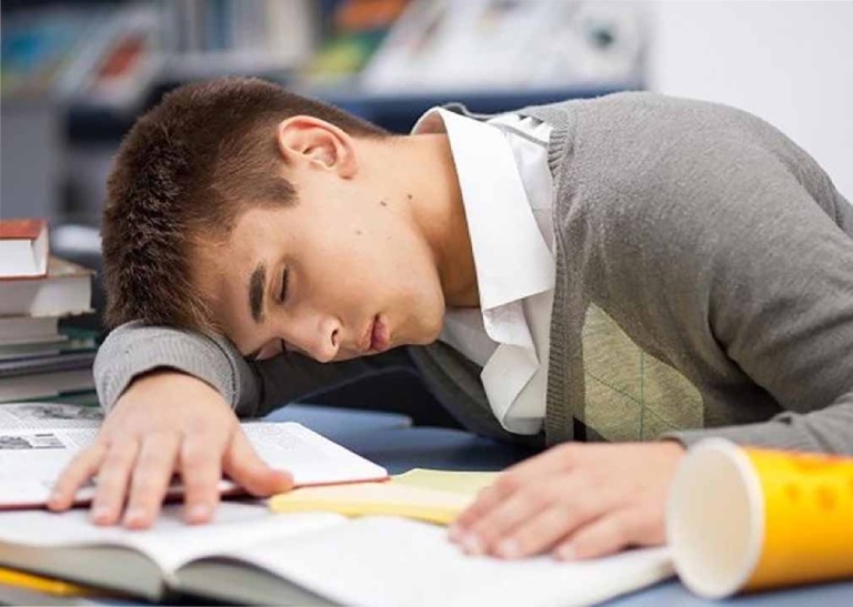 học quá nhiều có hại không