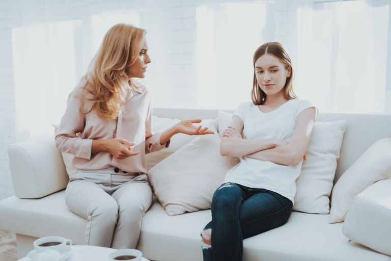 cách sống chung với cha mẹ độc hại