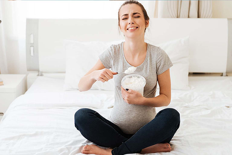 Mẹ bầu khóc trong 3 tháng đầu Mẹ bầu khóc trong 3 tháng đầu