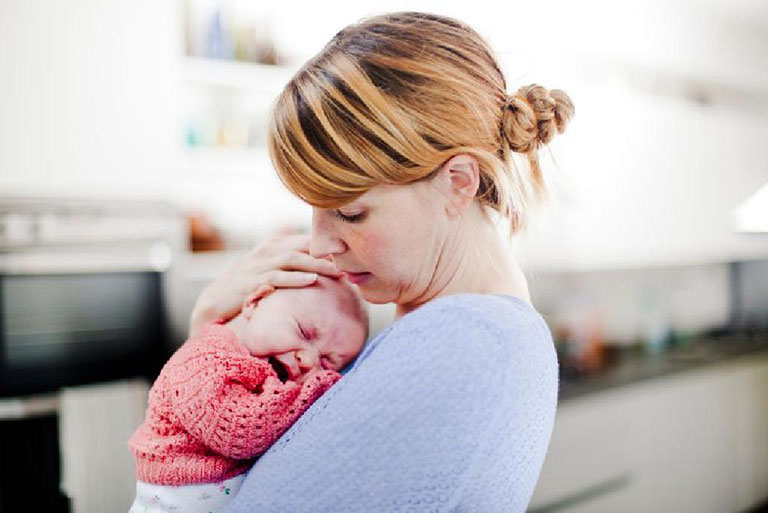 Hội chứng Baby Blues là gì Hội chứng Baby Blues là gì