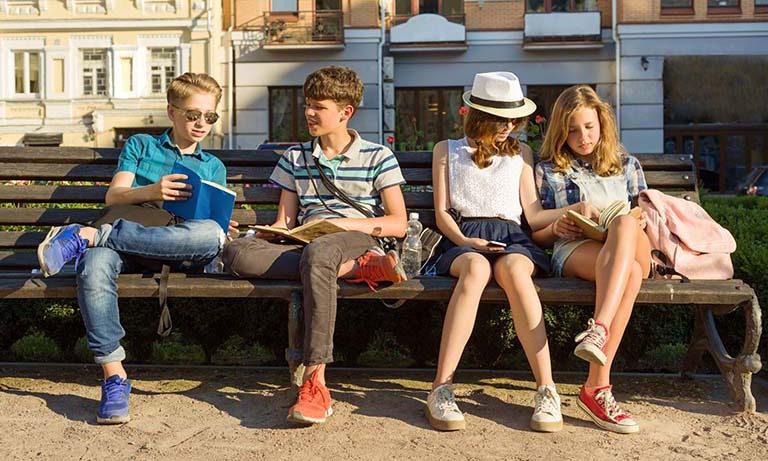 Nên làm gì khi bị áp lực từ bạn bè Nên làm gì khi bị áp lực từ bạn bè