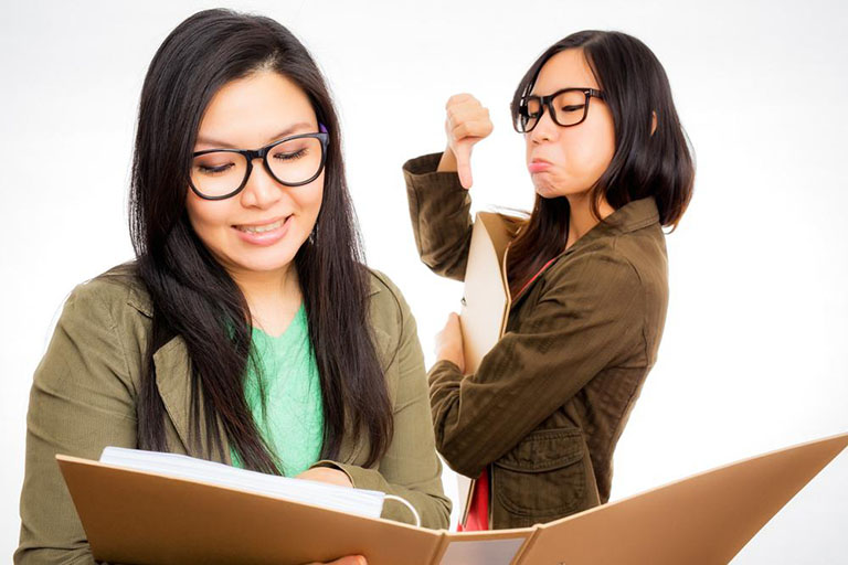Nên làm gì khi bị áp lực từ bạn bè Nên làm gì khi bị áp lực từ bạn bè