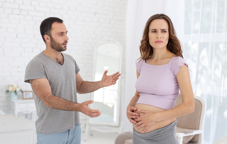 vì sao bà bầu dễ bị tức giận