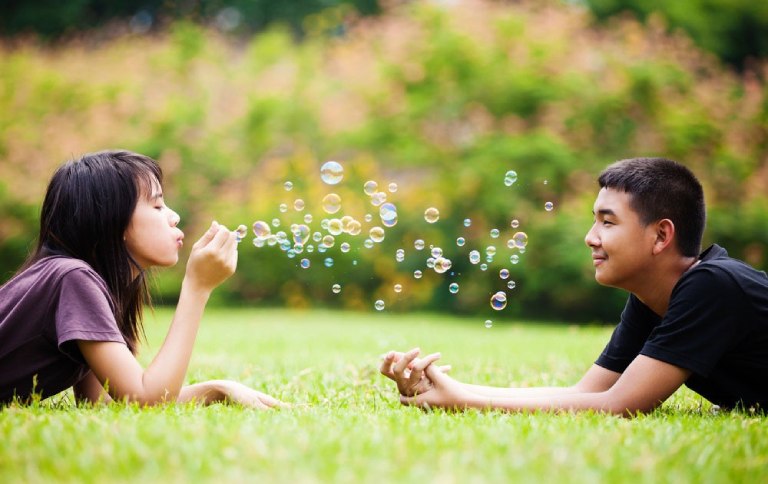 con trai bắt đầu thích bạn khác giới khi dậy thì