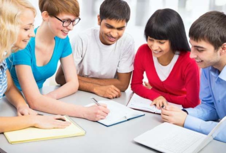 học nhóm giúp cải thiện điểm số