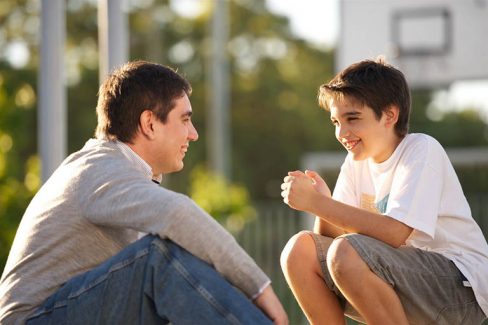 thu hẹp khoảng cách giữa cha mẹ và con cái