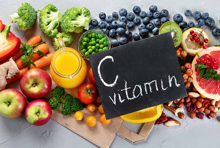 Bị rối loạn thần kinh thực vật nên uống nước ép chứa nhiều vitamin C