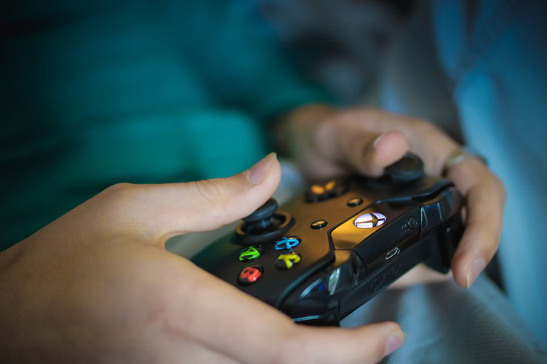 Cha Mẹ Nên Làm Gì Khi Con Trẻ Bị Nghiện Game?