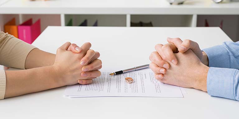 Khổ vì chồng ghen tuông hoang tưởng Khổ vì chồng ghen tuông hoang tưởng