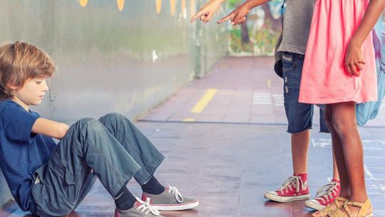 Làm Gì Khi Bị Bạn Bè Trêu Chọc