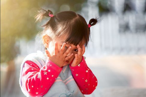 Vượt Qua Cảm Giác Bị Quê Trước Mặt Bạn Bè