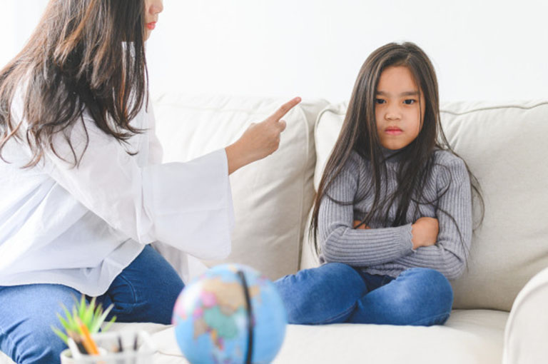 câu nói gây tổn thương tâm lý trẻ