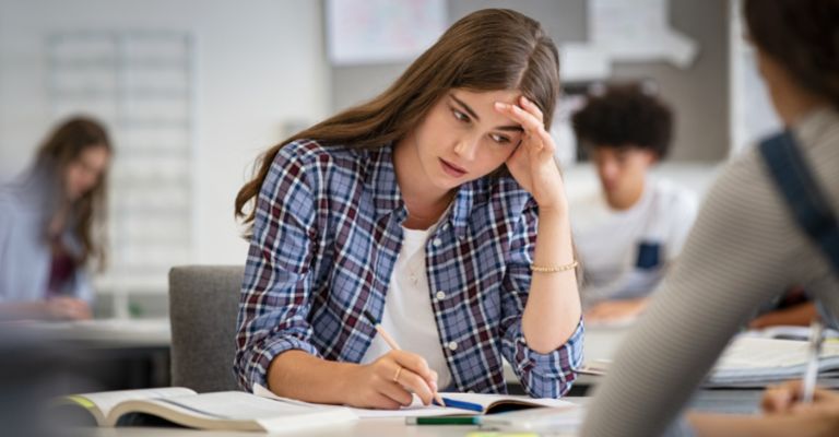 áp lực học tập gây trầm cảm