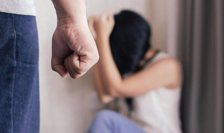 Hôn nhân không hạnh phúc có nên tiếp tục vì con