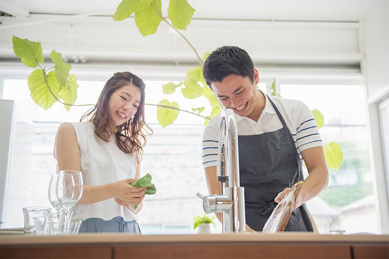 Hôn nhân không hạnh phúc có nên tiếp tục vì con