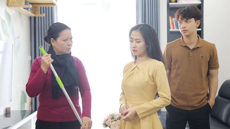 Mẹ chồng khó tính