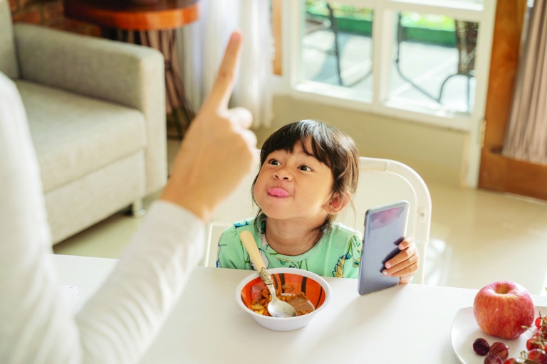cha mẹ nuông chiều con cái
