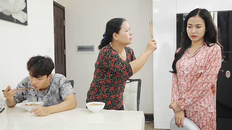 cuộc sống vợ chồng căng thẳng