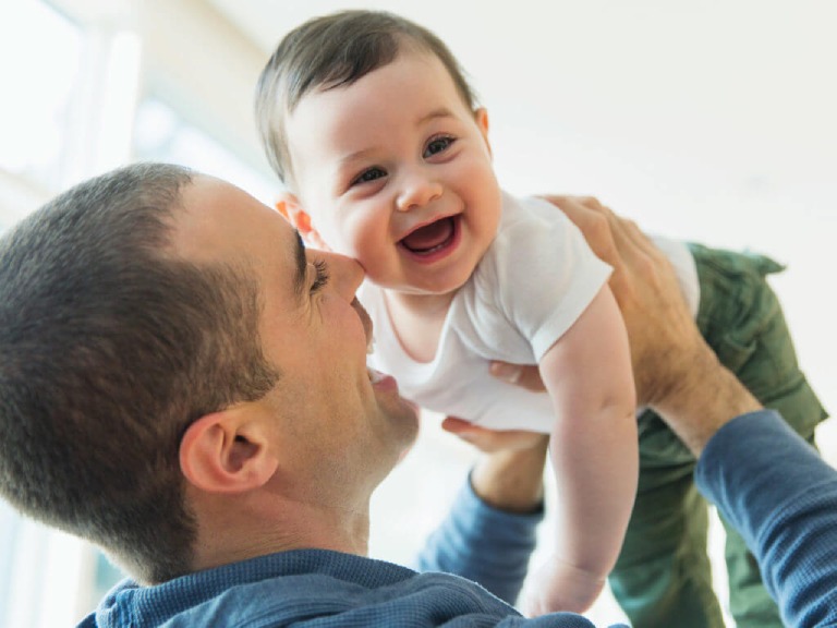 dấu hiệu bé sắp biết nói