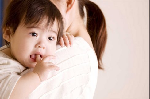 mẹo dân gian chữa trẻ chậm nói