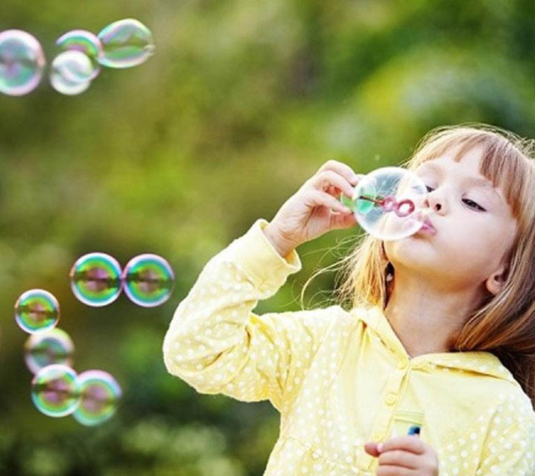 đồ chơi kích thích trẻ chậm nói