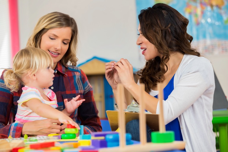 phân biệt chậm nói đơn thuần và chậm nói tự kỷ