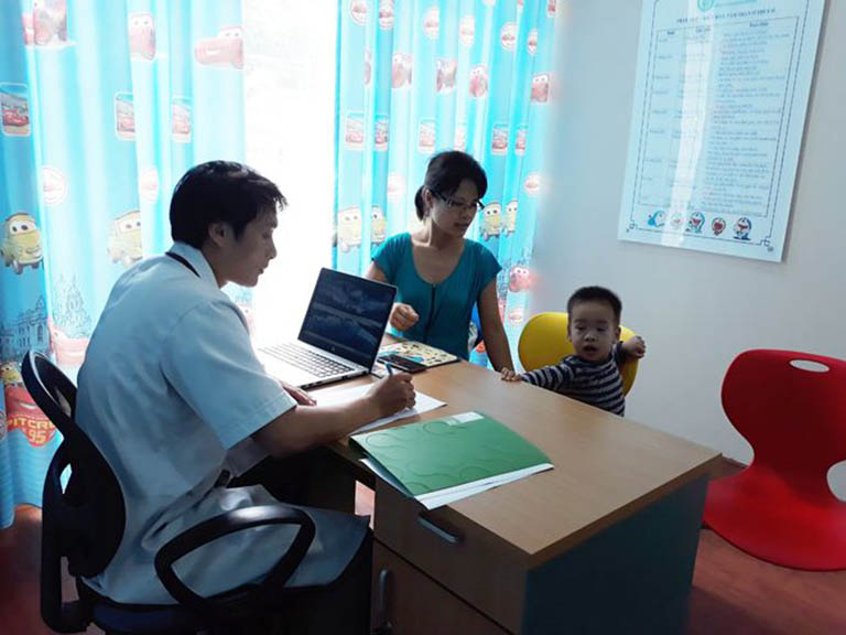 Trẻ 2 tuổi chưa biết nói