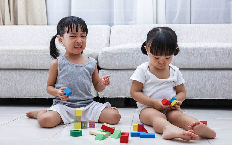 Trẻ chậm nói có phải kém thông minh