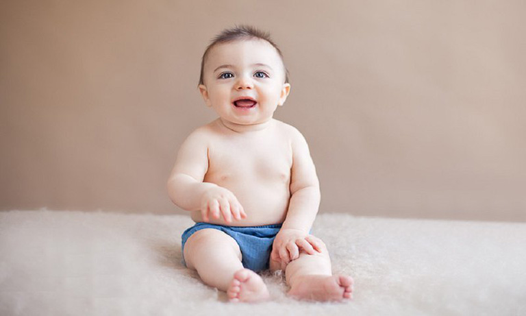 Trẻ mấy tháng biết nói