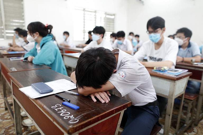 Áp lực thi cử ở học sinh lớp 9
