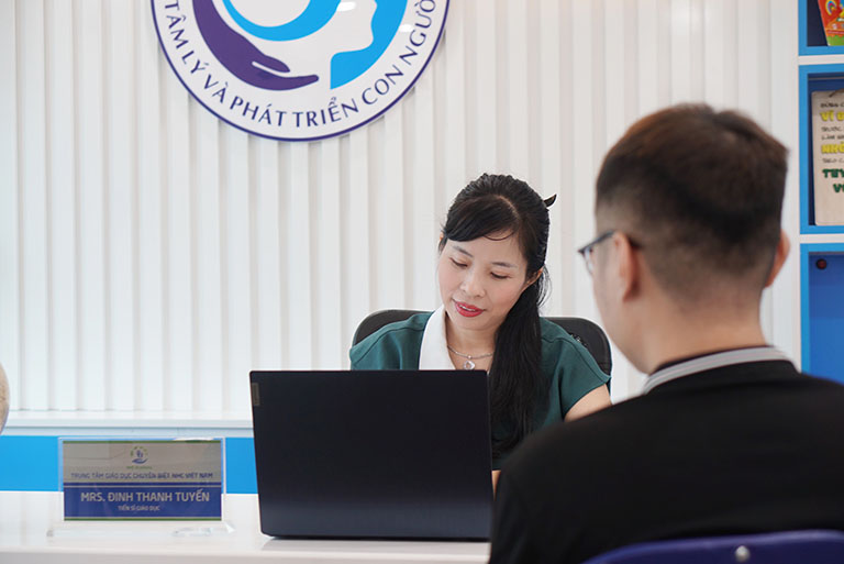 Thế mạnh và hạn chế của du học sinh