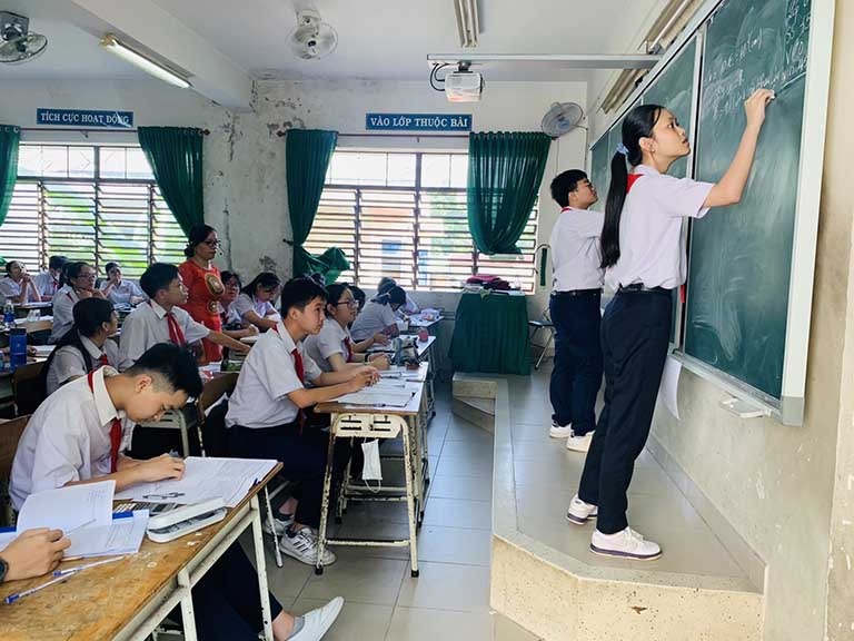 khủng hoảng tâm lý ở học sinh lớp 9 khủng hoảng tâm lý ở học sinh lớp 9