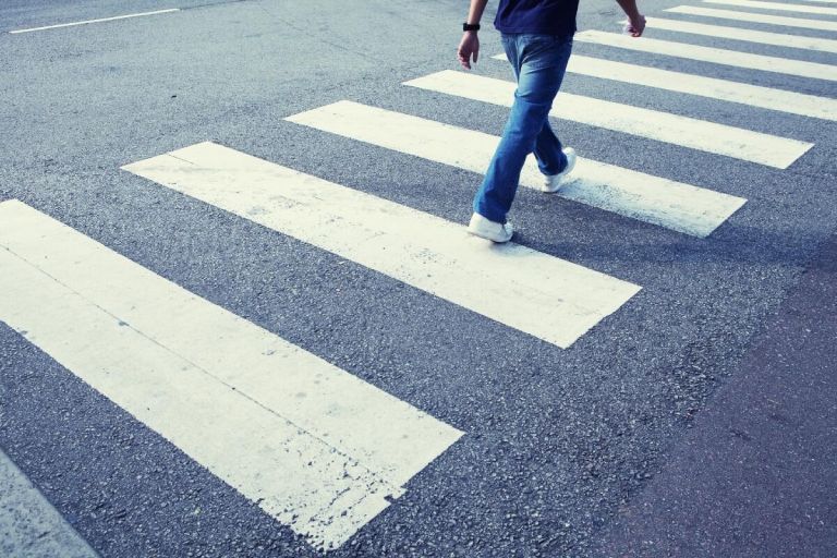Hội chứng sợ qua đường (Agyrophobia) là gì?