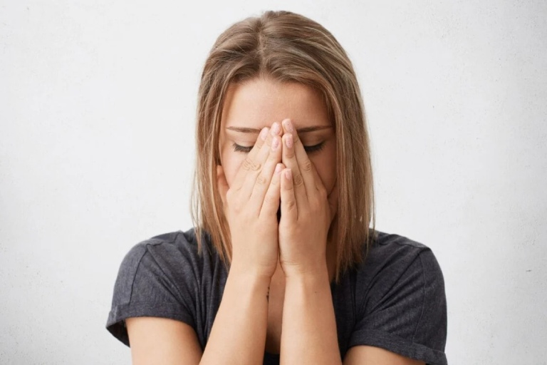 Hội chứng sợ hạnh phúc (Cherophobia)