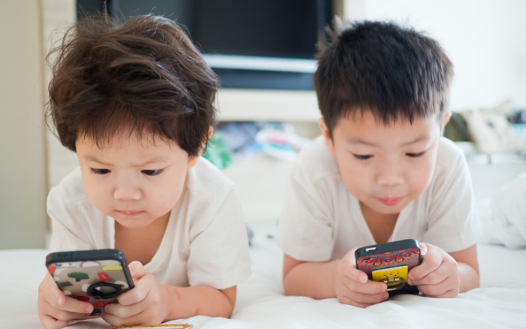 Thực trạng trẻ em nghiện smartphone
