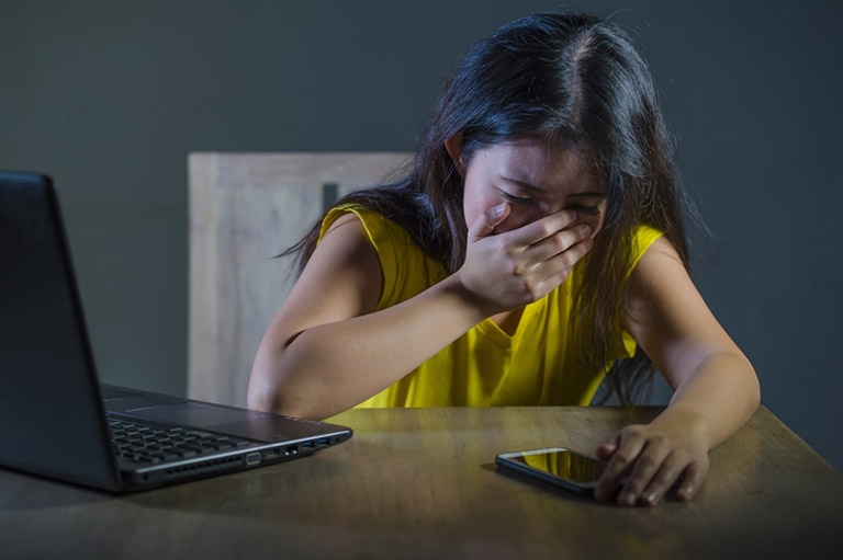 Ảnh hưởng tiêu cực của nghiện mạng xã hội.