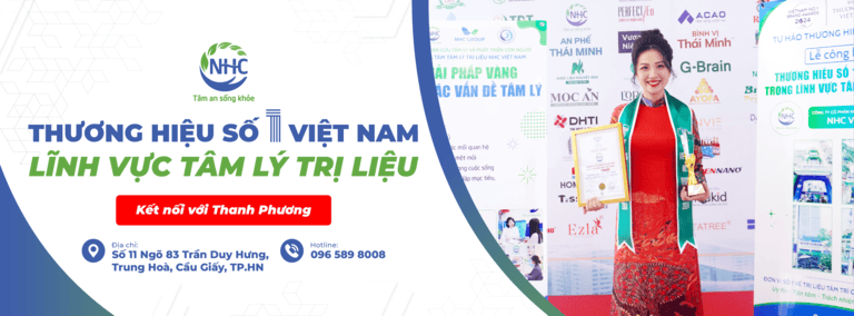 Giám đốc Trung tâm Tâm lý trị liệu NHC Việt Nam chi nhánh Trần Duy Hưng, Hà Nội tại lễ công bố Thương hiệu số 1 Việt Nam