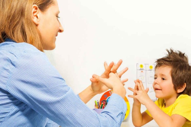 Cách điều trị rối loạn gắn bó