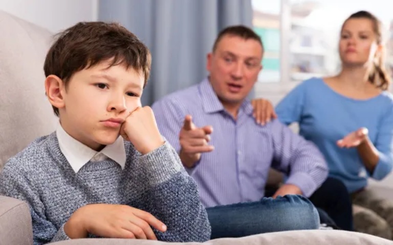 Con gặp vấn đề tâm lý do bố mẹ cũng bị tâm lý có đáng lo