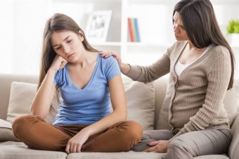 Con tuổi dậy thì khó bảo phải làm sao